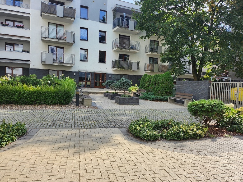 Mieszkanie 3 pokojowe z balkonem, windą i garażem (11)