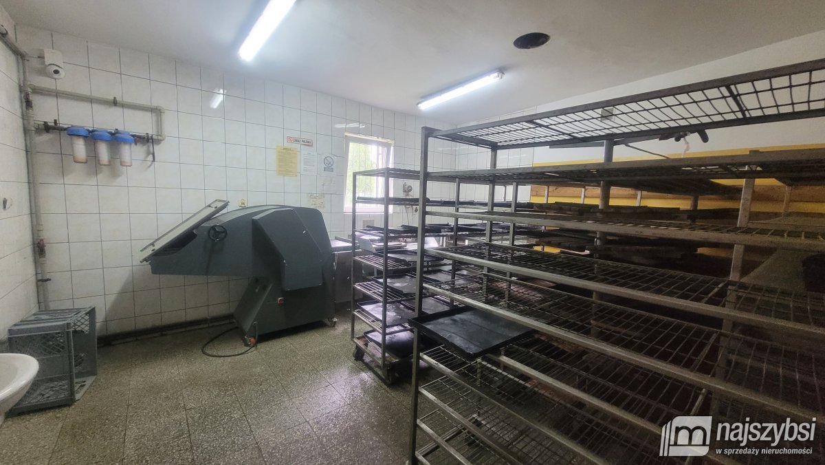 Świdwin- Obiekt produkcyjno- magazynowy 579 m2. Us (22)