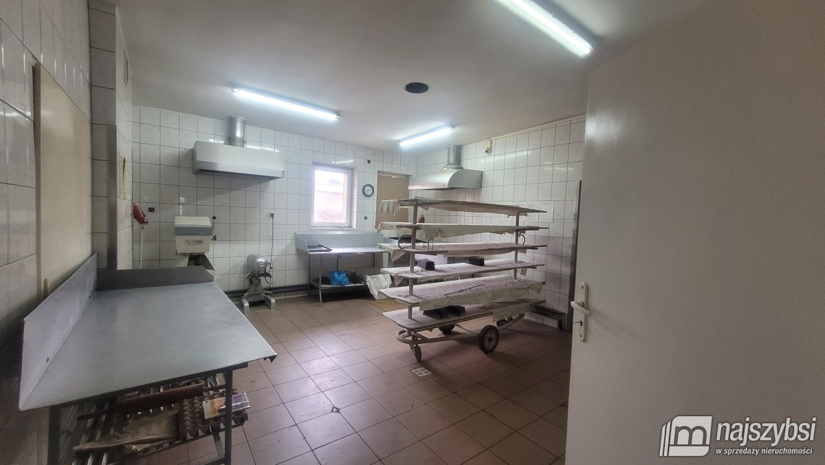 Świdwin- Obiekt produkcyjno- magazynowy 579 m2. Us (31)