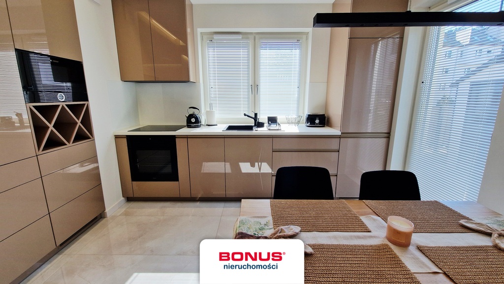 Dwa pokoje z ogródkiem i miejscem postojowym (3)