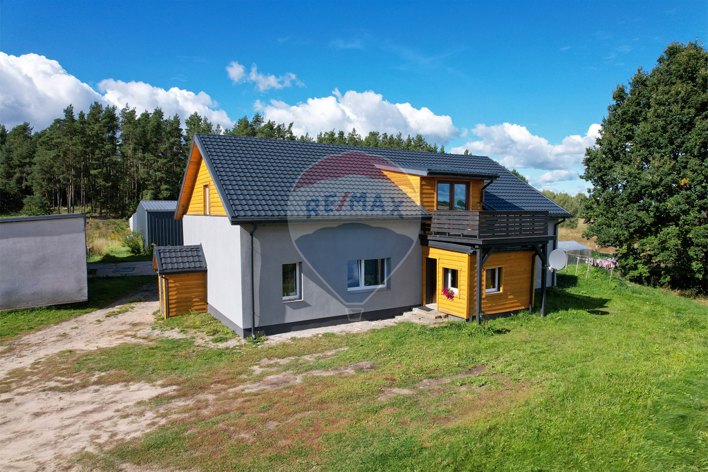 Siedlisko 4,04 ha z domem i zabudowaniami (1)