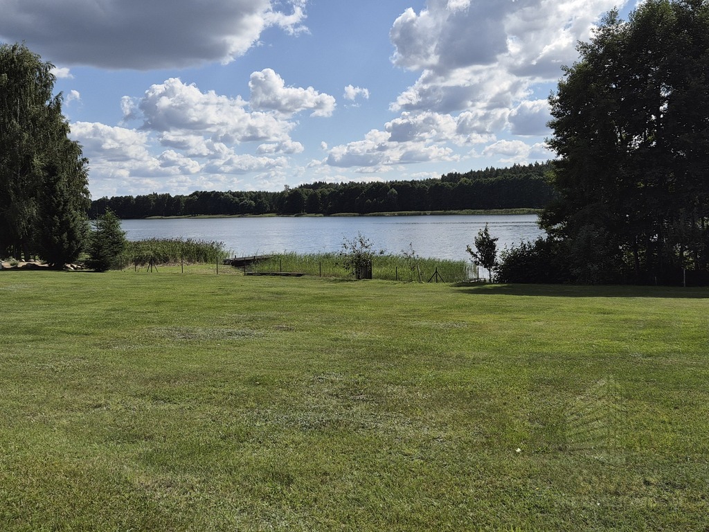 Działka z domem i bezpośrednim dostępem do jeziora - ponad 6000 m2, (24)