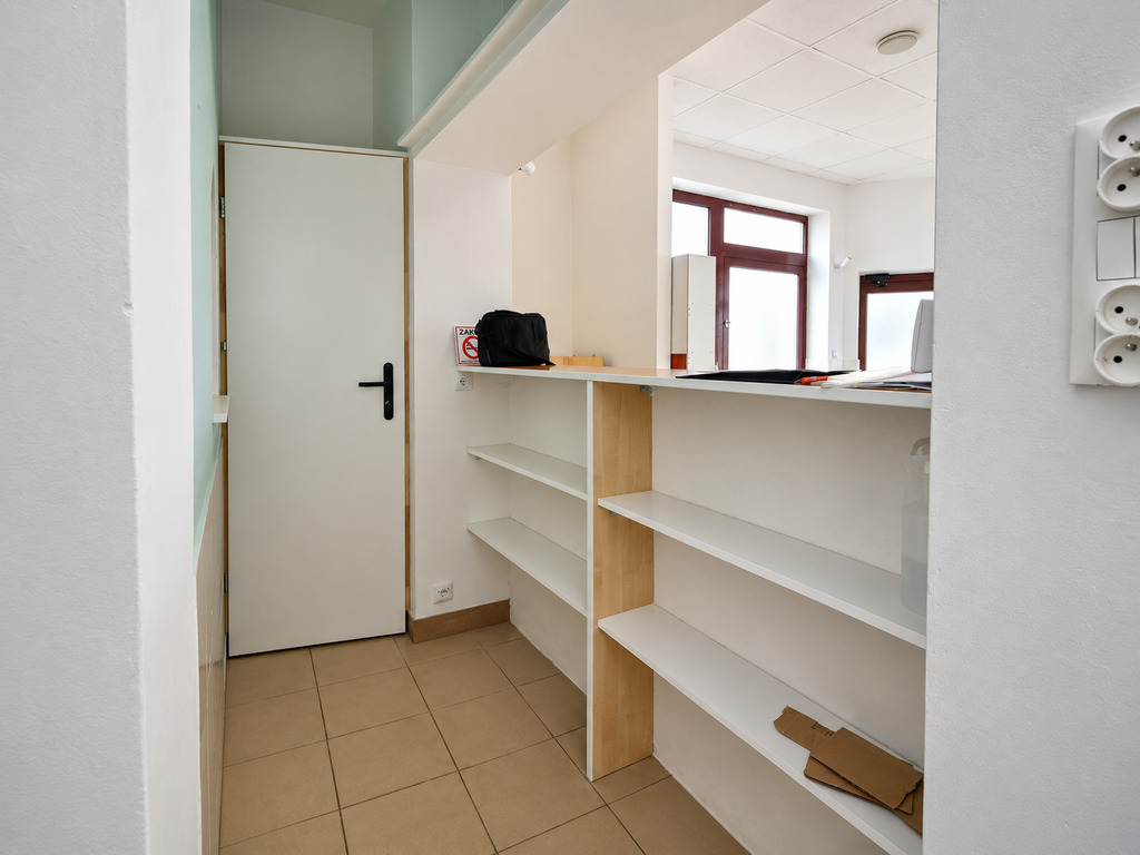 Lokal z potencjałem na mieszkanie - 86 m2 | Al. Gryfa | STARGARD (11)