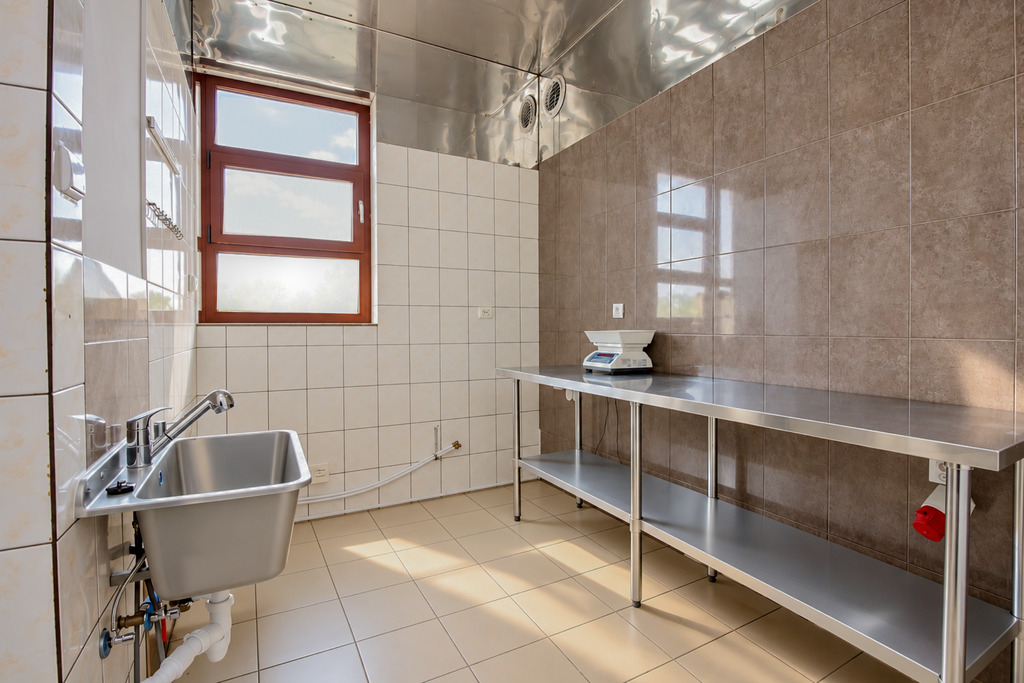 Lokal z potencjałem na mieszkanie - 86 m2 | Al. Gryfa | STARGARD (13)