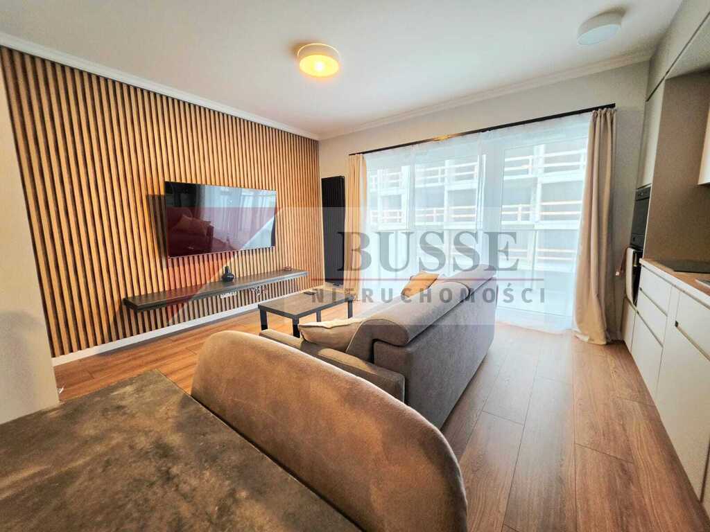 2 pokojowy apartament przy Bulwarach - stan idealny! (1)