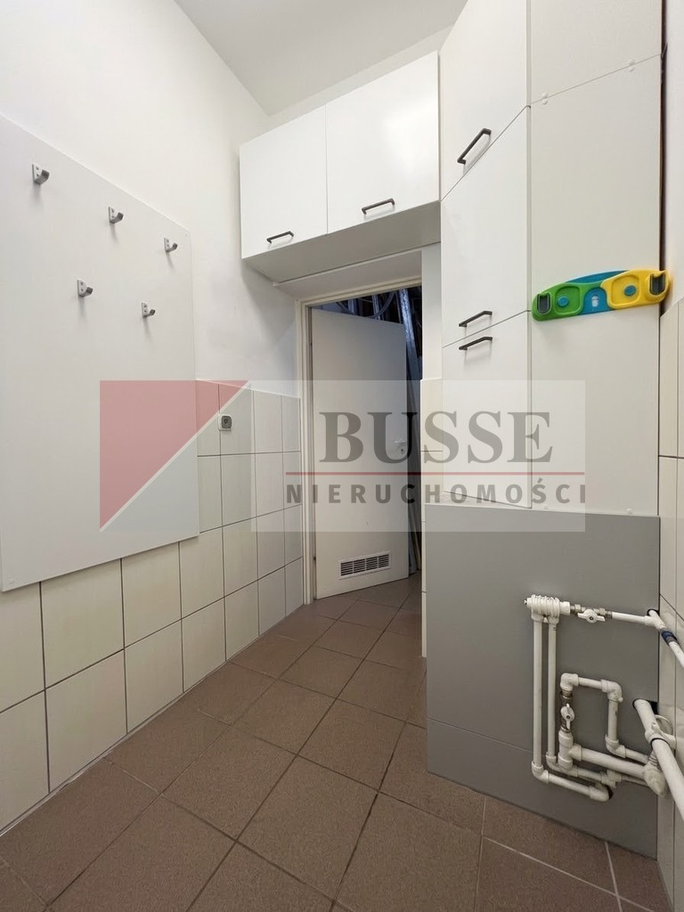 Na wynajem ,lokal biurowo-handlowy 352,9 m2   - Police (6)