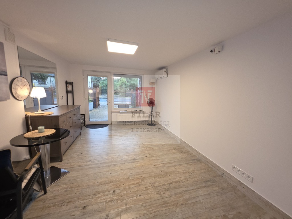 Ładny, wygodny lokal biurowy (klimatyzacja) (1)
