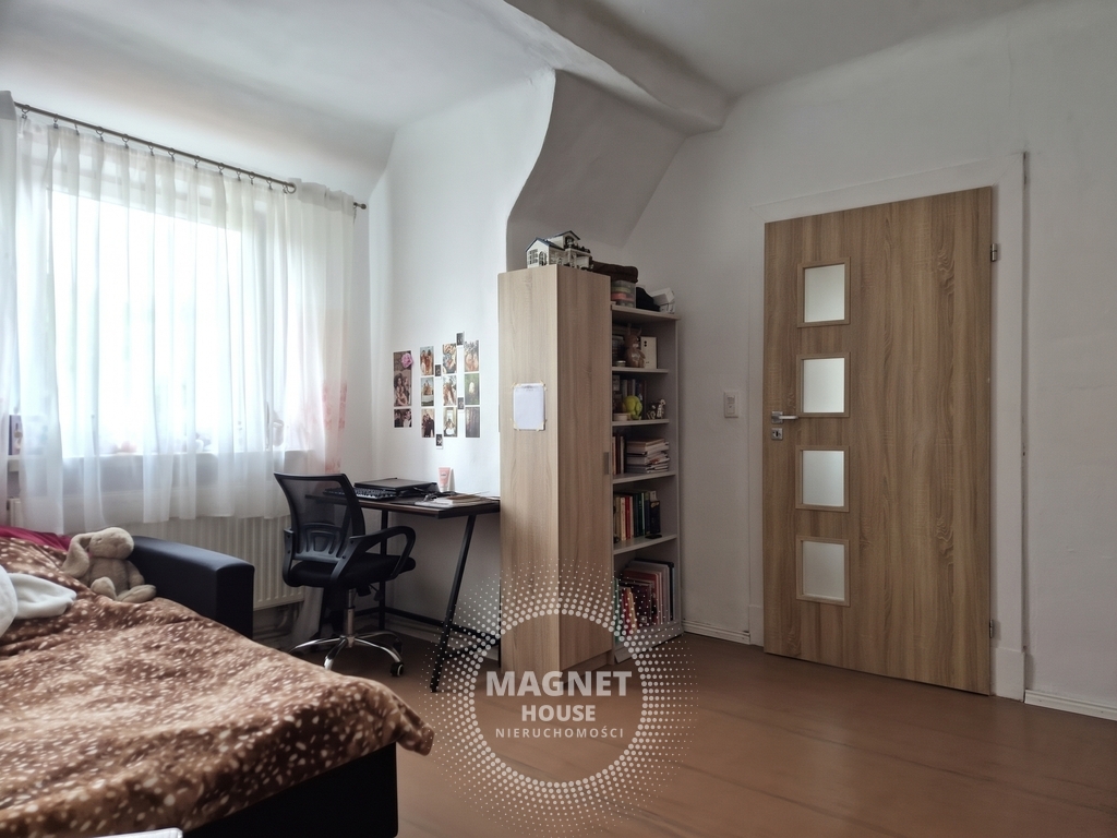 4 pokoje  nowe instalacje  rozwinięta okolica (16)