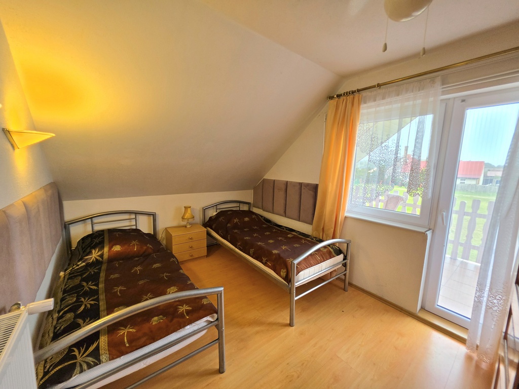 Dom wolnostojący w Warnołęce z niezależnym mieszkaniem (13)