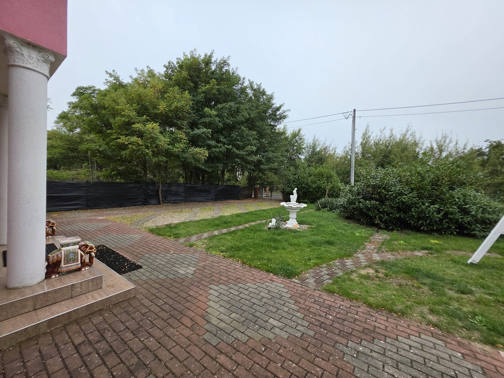 Dom wolnostojący w Warnołęce z niezależnym mieszkaniem (21)