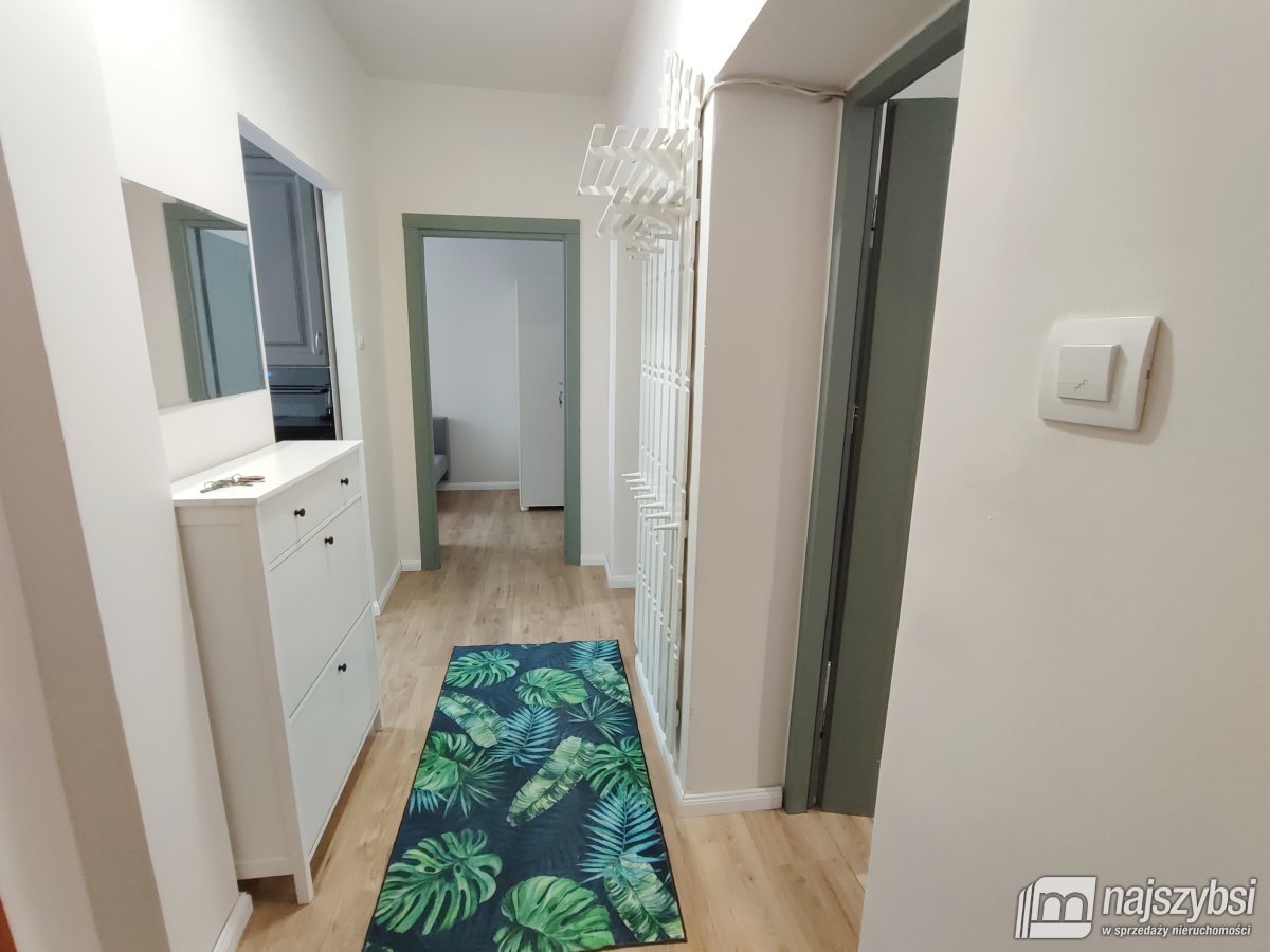 Szczecin- ul. Ejsmodna  3pok. wysoki parter (10)