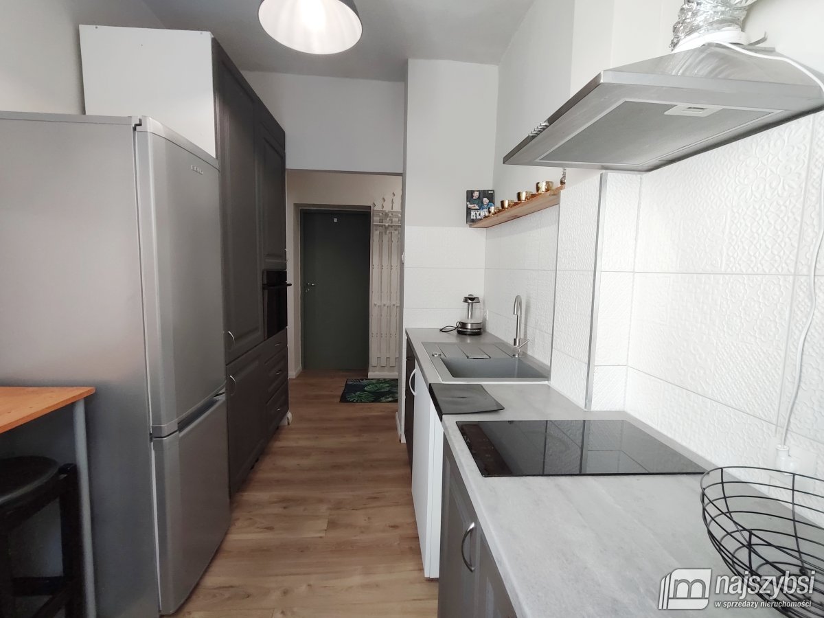 Szczecin- ul. Ejsmodna  3pok. wysoki parter (16)