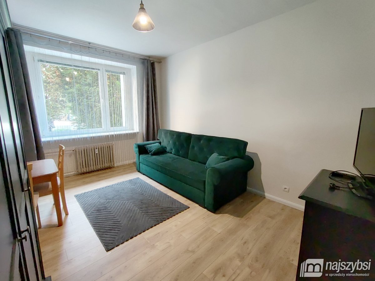 Szczecin- ul. Ejsmodna  3pok. wysoki parter (2)