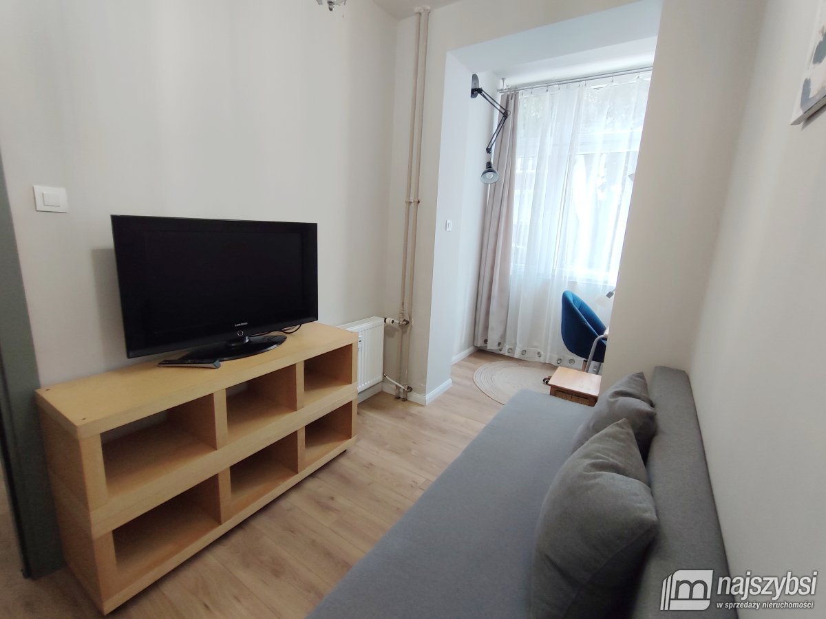 Szczecin- ul. Ejsmodna  3pok. wysoki parter (8)