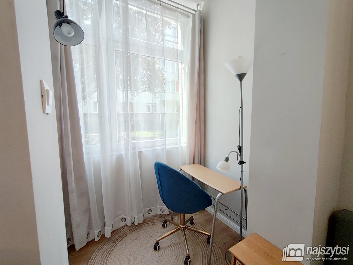 Szczecin- ul. Ejsmodna  3pok. wysoki parter (9)