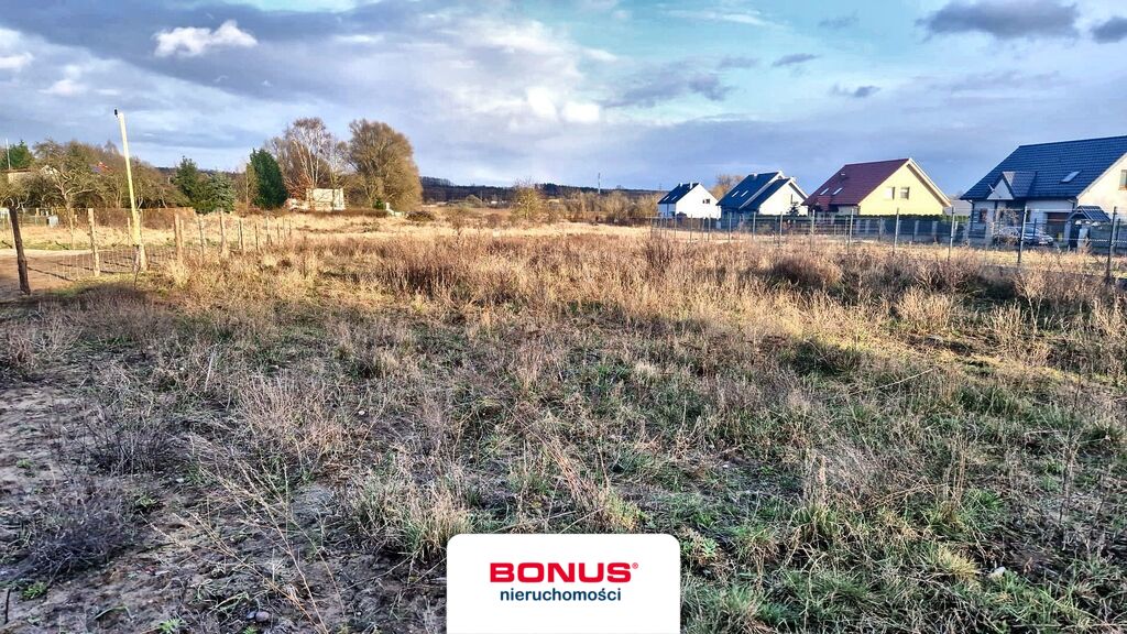 Ładna działka ze słoneczną wystawą ogrodu (5)
