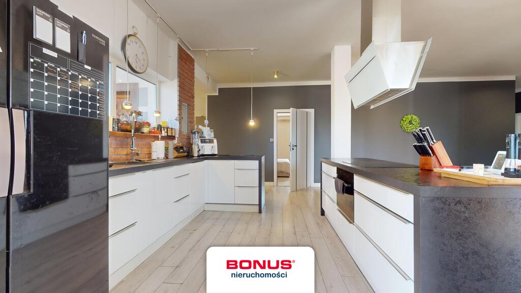 Dom 250 m2 z garażem i działką inwestycyjną 2,36 h (7)