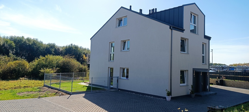 Bezczynsz., jasne, 2 m. postoj., 2 poziomy, ogród (22)