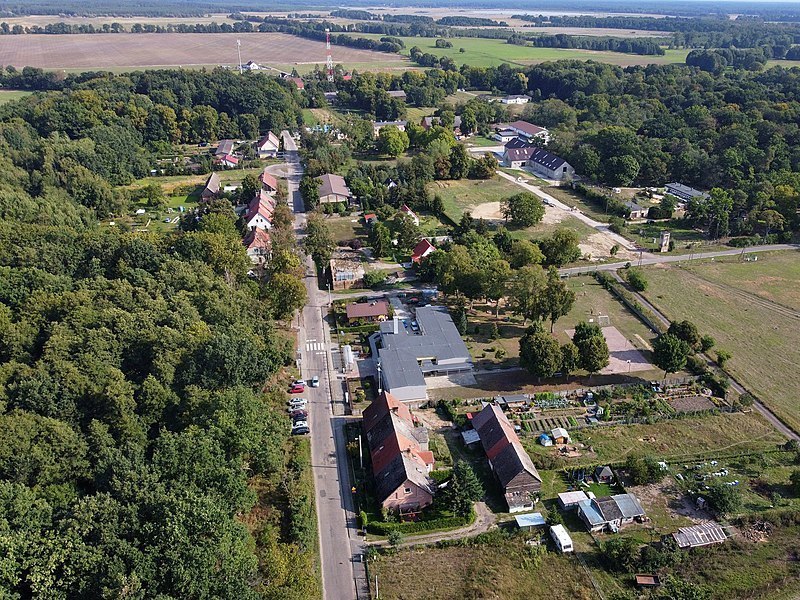 Rzędziny,2041m2,zabuowa jednorodzinna,las,park (1)