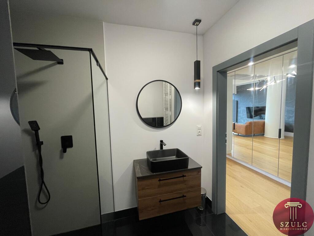 Na wynajem luksusowy apartament w centrum. (9)