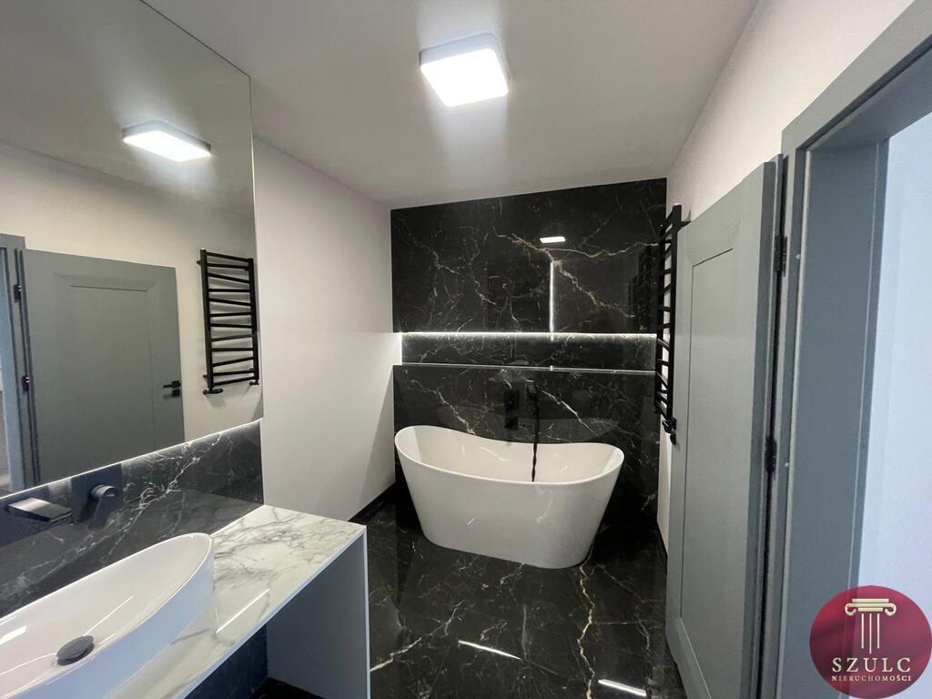 Na wynajem luksusowy apartament w centrum. (11)