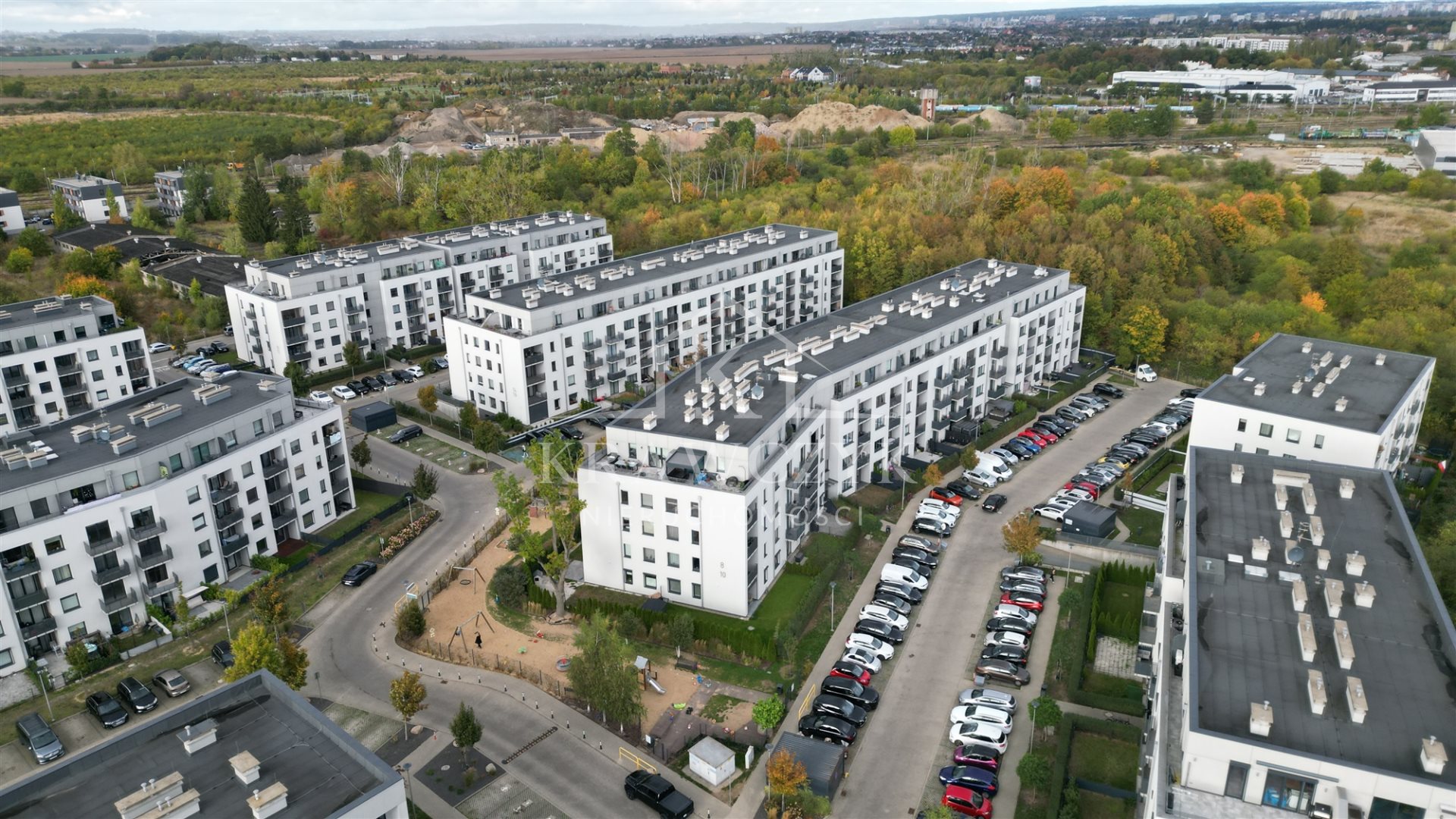 GUMIEŃCE OS. HARMONIA, 2pok. OGRÓDEK, M.PARKINGOWE (1)