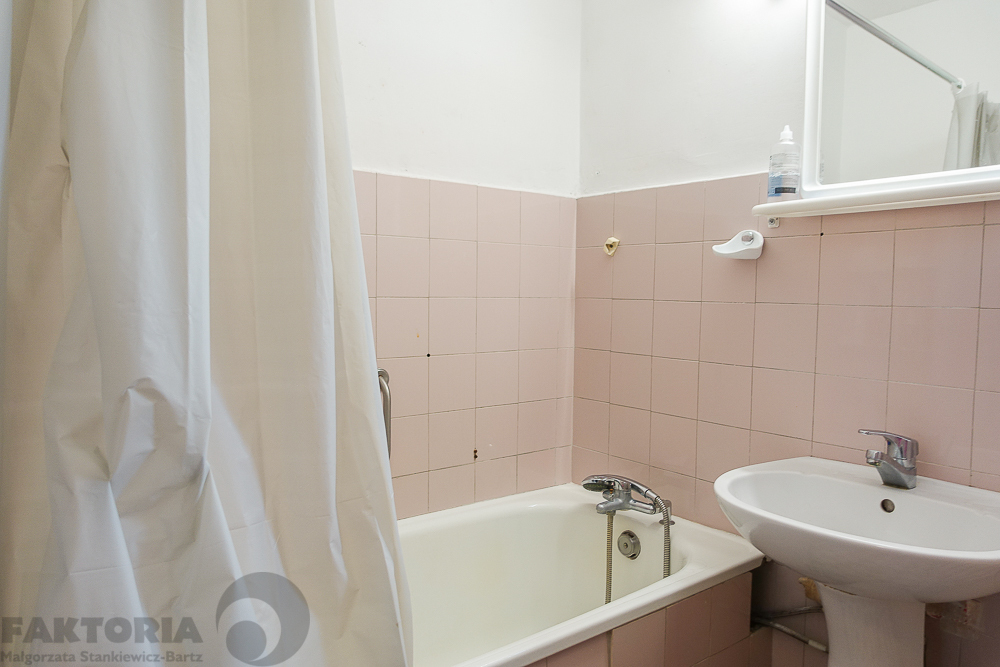 Parter domu, ogród, garaż, piwnica 690.000 zł (18)