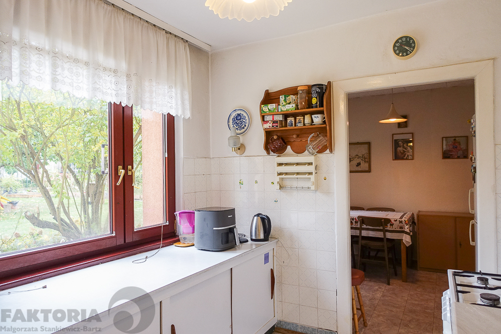 Parter domu, ogród, garaż, piwnica 690.000 zł (23)