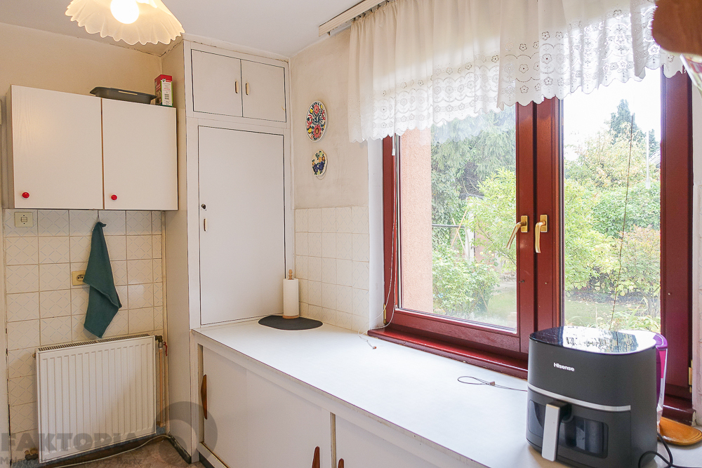 Parter domu, ogród, garaż, piwnica 690.000 zł (9)