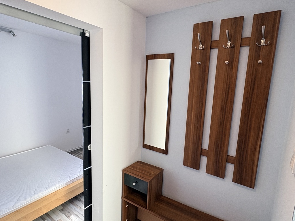 Parter domu 60m2, 3 pokoje, piękny widok na wodę i winnicę, ogród (13)
