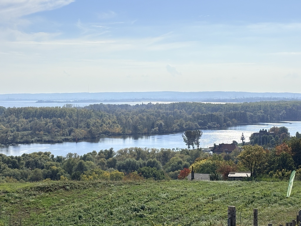 Parter domu 60m2, 3 pokoje, piękny widok na wodę i winnicę, ogród (24)