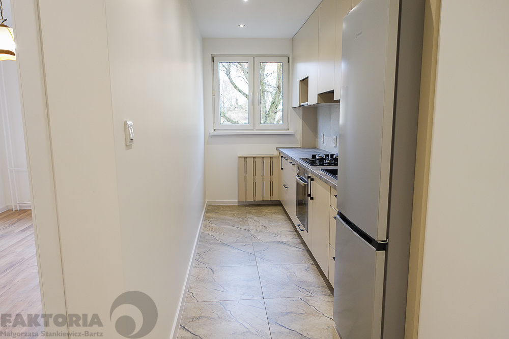 os. Książąt Pomorskich 2 pok. 46m2 2600 zł Ip. (23)