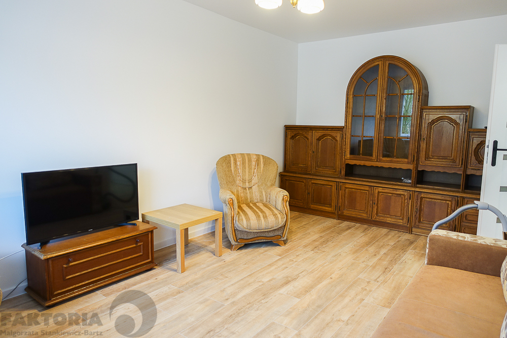 os. Książąt Pomorskich 2 pok. 46m2 2600 zł Ip. (21)