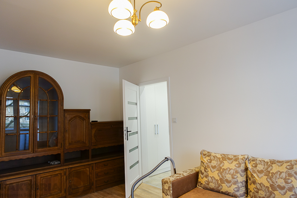 os. Książąt Pomorskich 2 pok. 46m2 2600 zł Ip. (22)