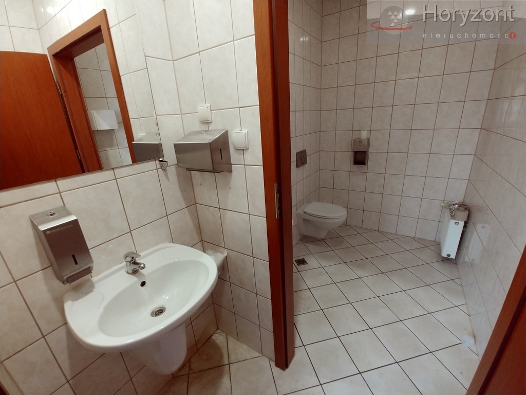 Lokal 150/600m2, serce miasta 70zł/1m2 + vat (17)
