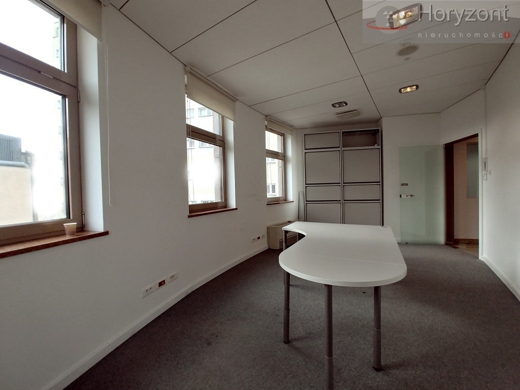Lokal 150/600m2, serce miasta 70zł/1m2 + vat (10)