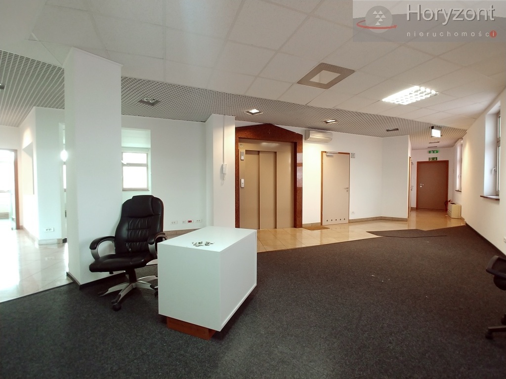 Lokal 150/600m2, serce miasta 70zł/1m2 + vat (1)