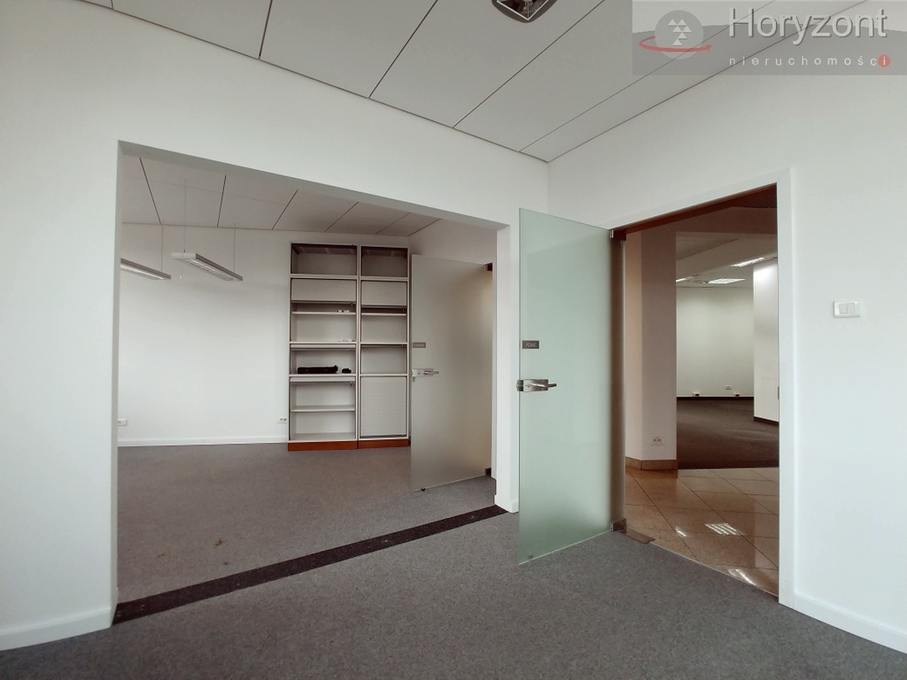 Lokal 150/600m2, serce miasta 70zł/1m2 + vat (13)
