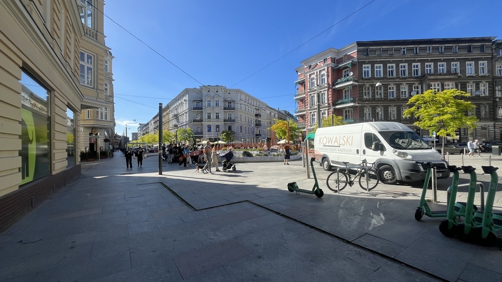 Lokal doskonały  również pod gastronomię Centrum. (11)