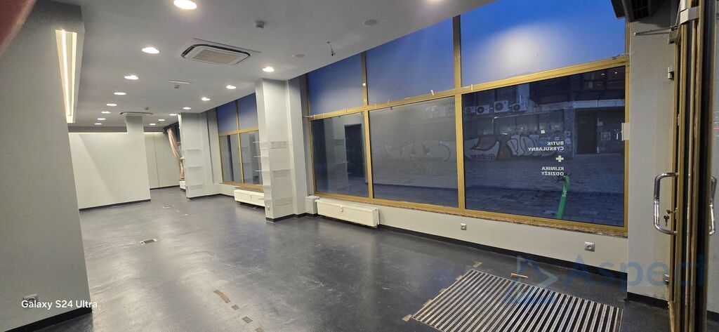 Lokal użytkowy 118 m2 przy CH Kaskada (8)