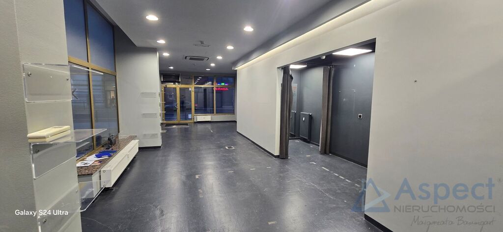 Lokal użytkowy 118 m2 przy CH Kaskada (13)