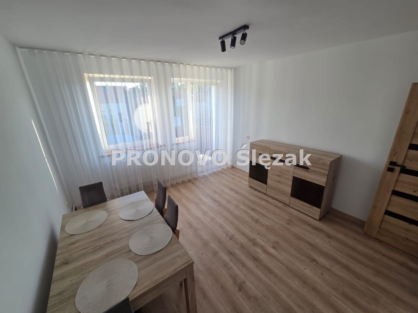 Sprzedam 3 pok po remoncie z balkonem w Trzebnicy. (1)