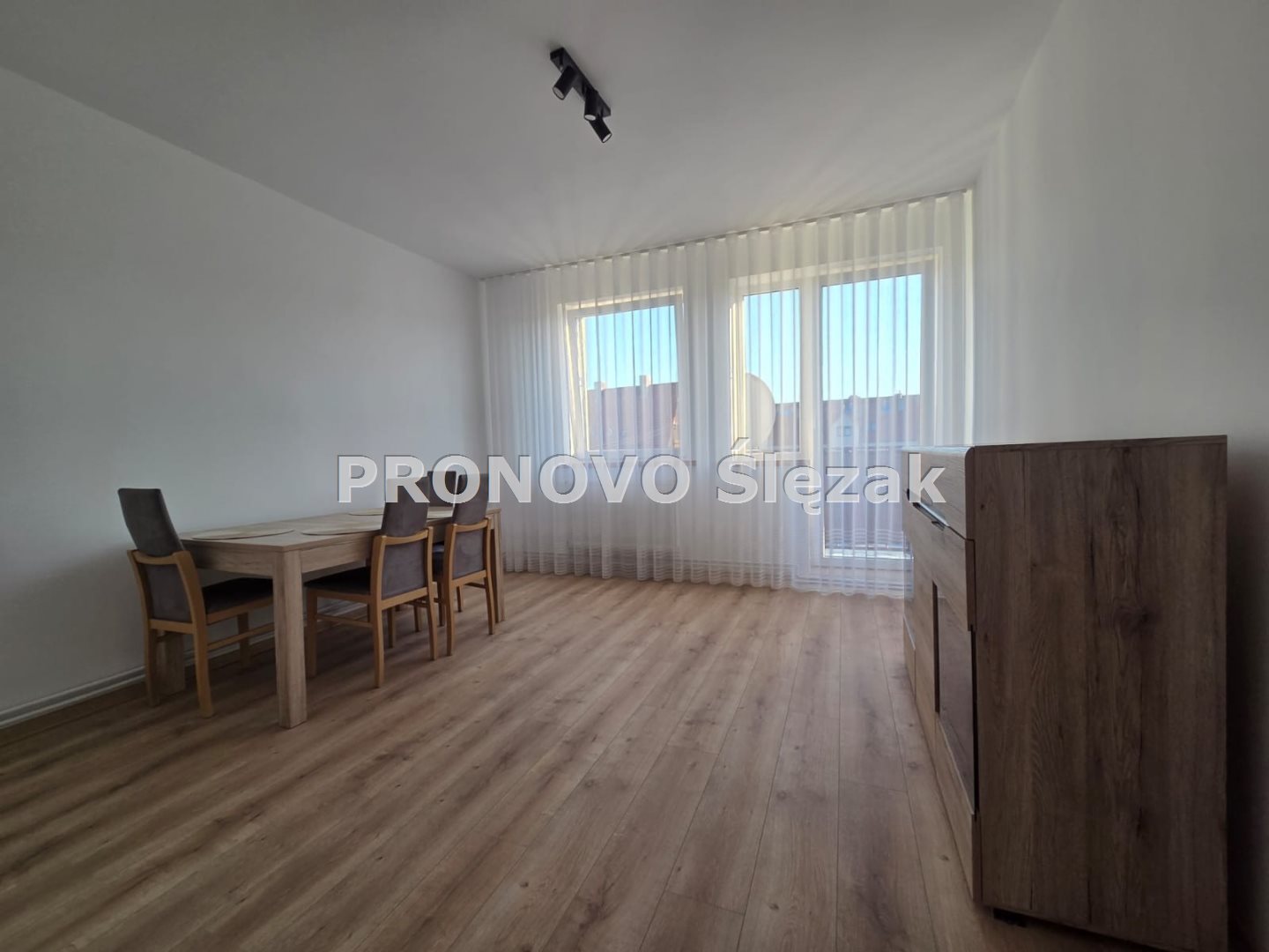 Sprzedam 3 pok po remoncie z balkonem w Trzebnicy. (4)