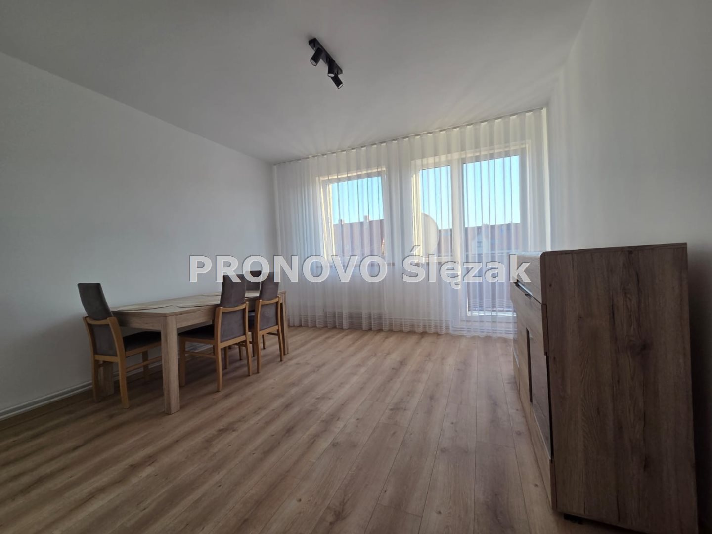 Sprzedam 3 pok po remoncie z balkonem w Trzebnicy. (5)