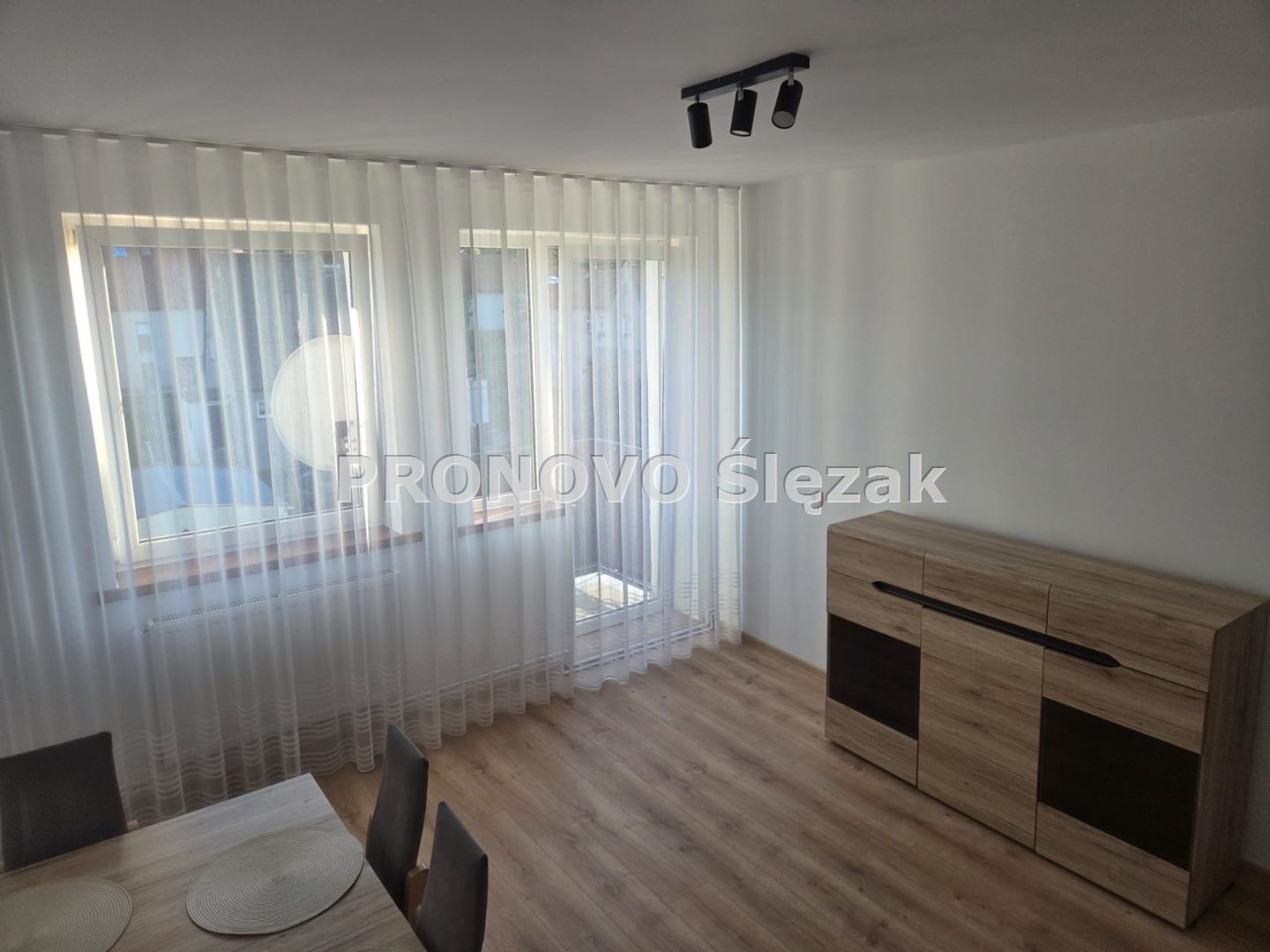 Sprzedam 3 pok po remoncie z balkonem w Trzebnicy. (6)