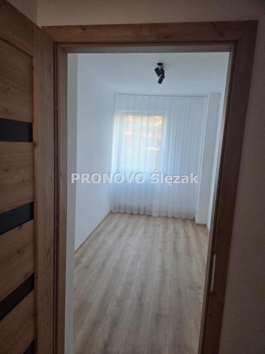 Sprzedam 3 pok po remoncie z balkonem w Trzebnicy. (8)