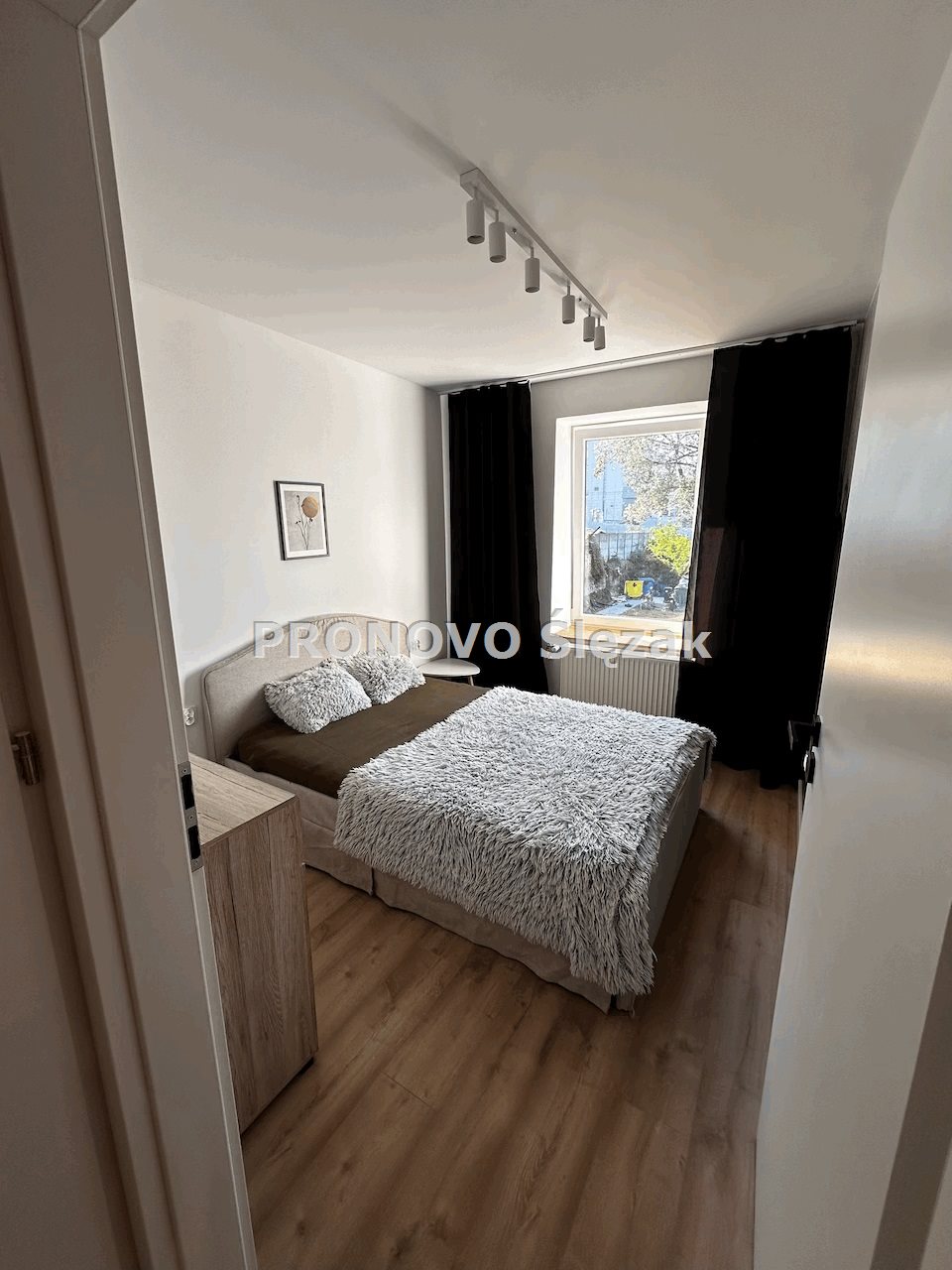 Sprzedam mieszkanie 2 pokoje, 38m2 po remoncie (1)