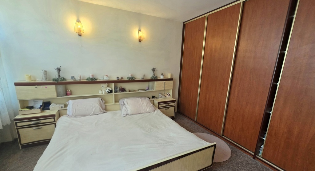 Wyjątkowe, 5-pokojowe mieszkanie w przedwojennej kamienicy, balkon. (16)