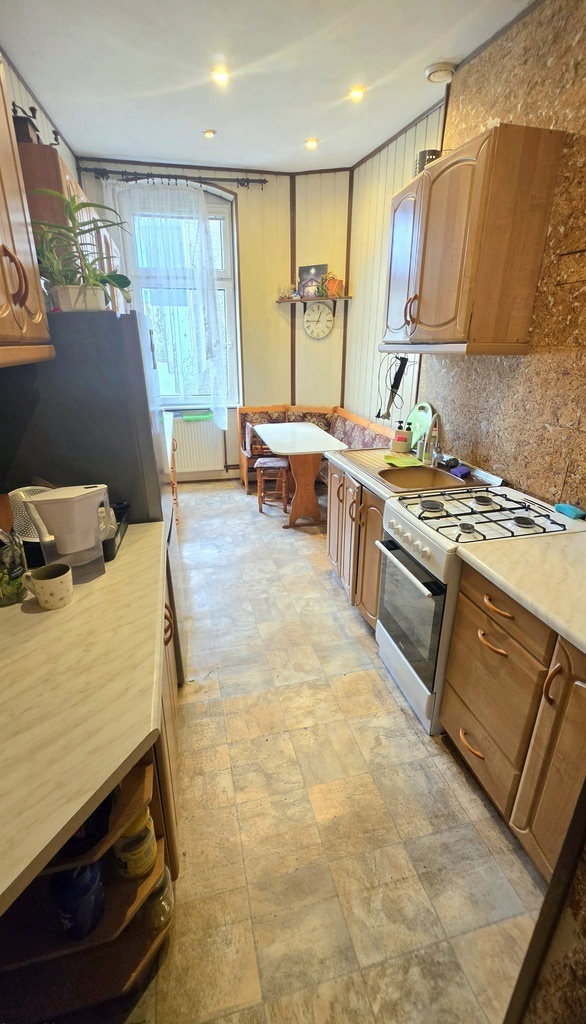 Wyjątkowe, 5-pokojowe mieszkanie w przedwojennej kamienicy, balkon. (17)