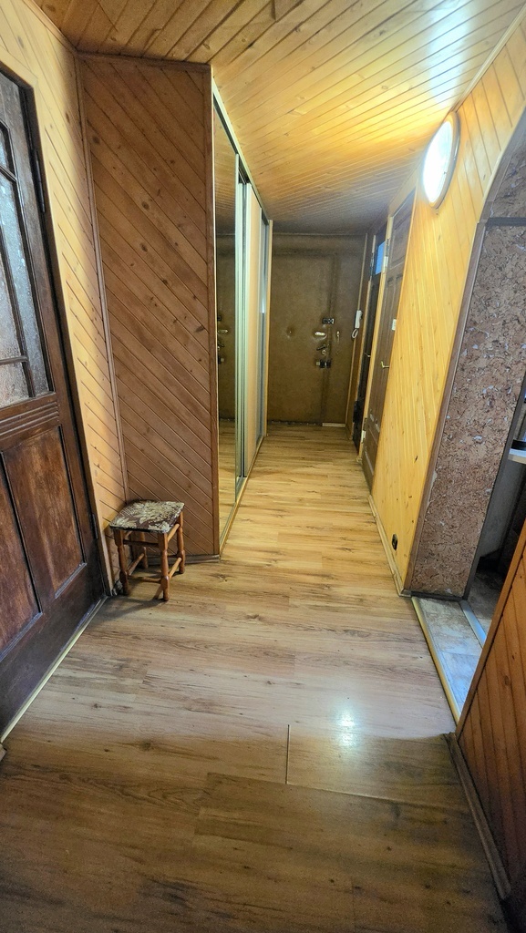 Wyjątkowe, 5-pokojowe mieszkanie w przedwojennej kamienicy, balkon. (9)